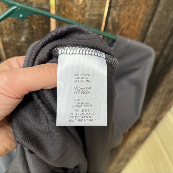 B New York Drape Front Tee NWT In Charcoal Sz S - Picture 5 of 8